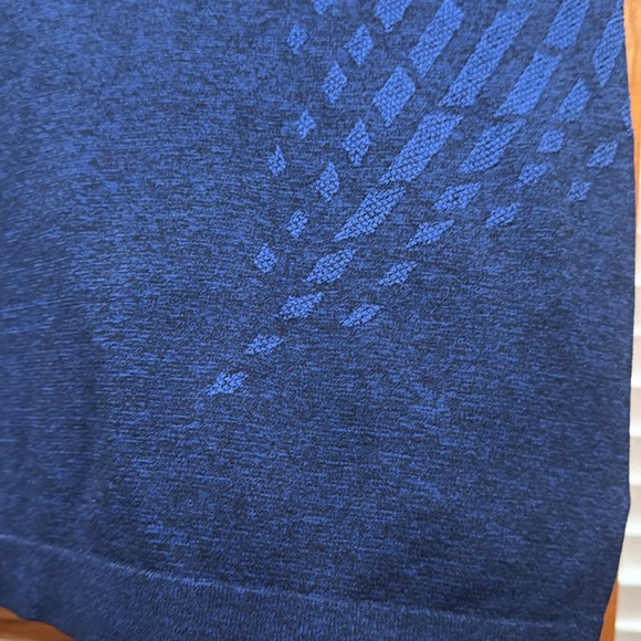 MEN’s Gymshark fitted workout tee in size SMALL (36-38) - Picture 4 of 7